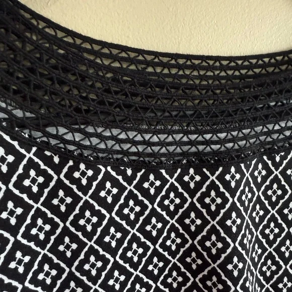 NEW Croft & Barrow Black and White Diamond 3/4 Sleeve Top - Picture 3 of 8